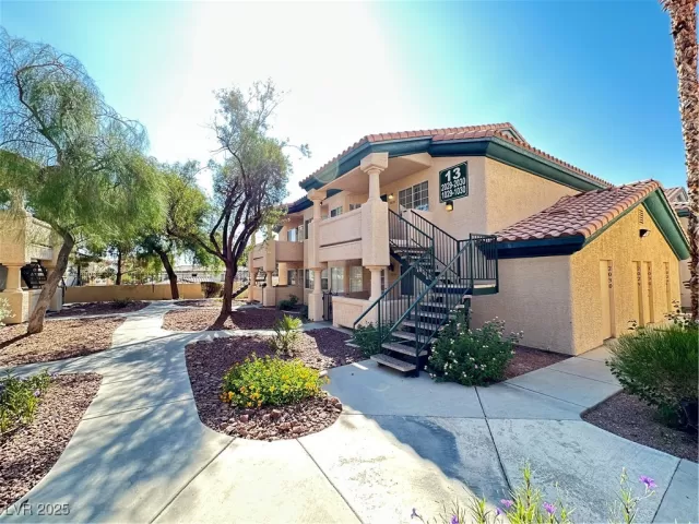 MLS: 2719685 Condo For Sale