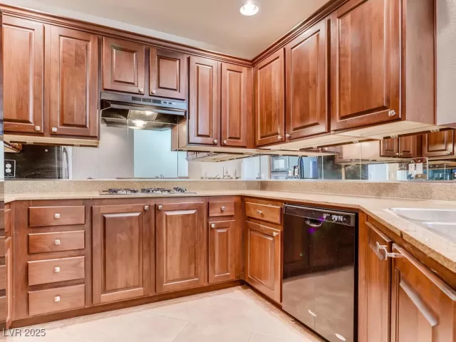 MLS: 2719708 Condo For Sale