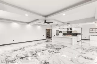 Photo #3: 2719732 Listing 