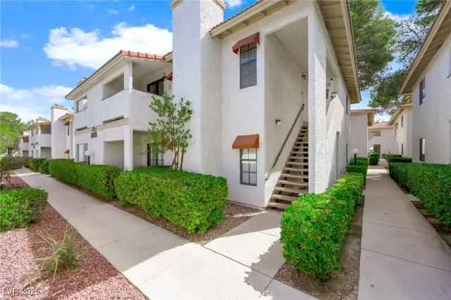 MLS: 2719736 Condo For Sale