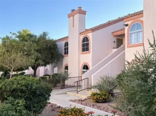 More Details about MLS # 2719744 : 7570 WEST FLAMINGO ROAD 219