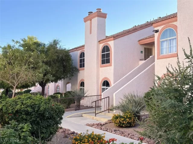 MLS: 2719744 Condo For Sale