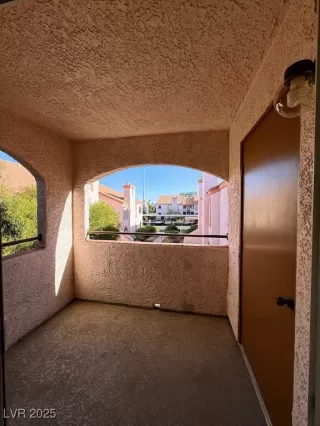 Photo #6: 2719744 Listing