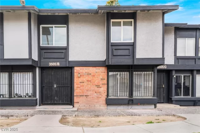 MLS: 2719745 Condo For Sale