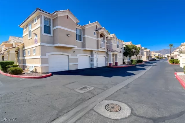 MLS: 2719793 Condo For Sale