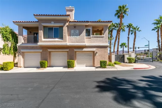 MLS: 2719800 Condo For Sale