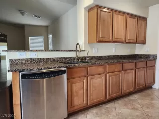 Photo #2: 2719805 Listing