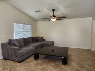 Photo #6: 2719805 Listing