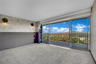 Photo #5: 2719847 Listing