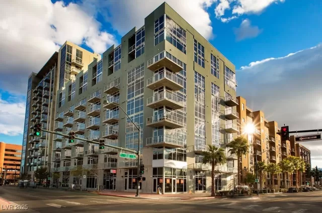 MLS: 2719848 Condo For Sale