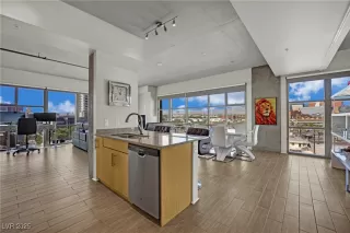 Photo #2: 2719848 Listing 