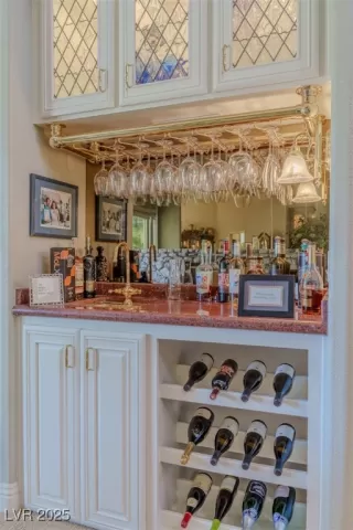 Photo #4: 2719850 Listing