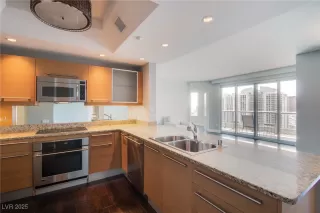 Photo #2: 2719856 Listing 