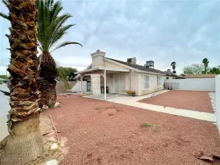 Photo #5: 2719860 Listing 