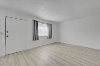 Photo #6: 2719880 Listing 