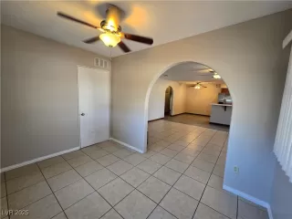 Photo #5: 2719883 Listing 