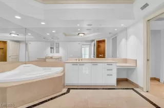 Photo #2: 2719889 Listing