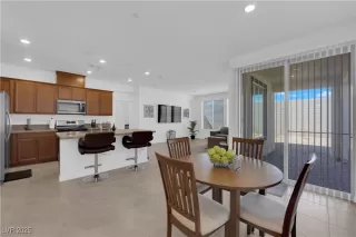 Photo #1: 2719909 Listing 