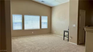 Photo #6: 2719910 Listing