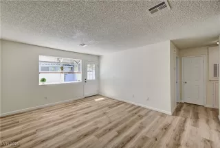 Photo #2: 2719915 Listing