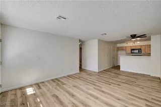 Photo #4: 2719915 Listing