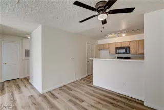 Photo #6: 2719915 Listing