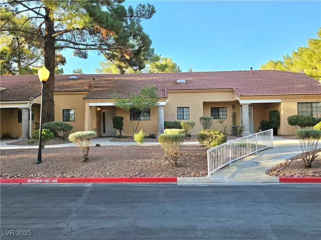 MLS: 2719923 Condo For Sale