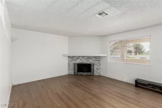 Photo #4: 2719938 Listing 