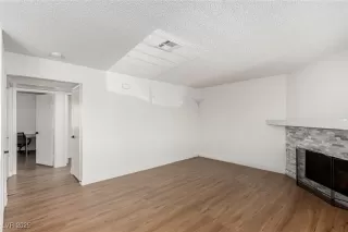 Photo #5: 2719938 Listing 