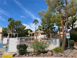 Photo #2: 2719951 Listing