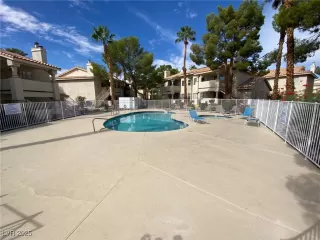 Photo #4: 2719951 Listing