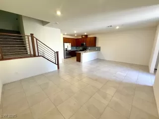 Photo #5: 2719981 Listing 