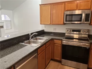 Photo #5: 2719999 Listing 