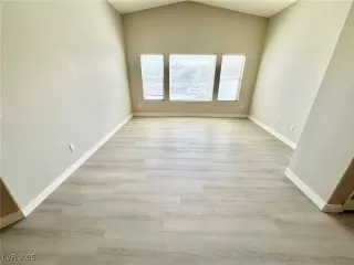 Photo #3: 2720011 Listing 