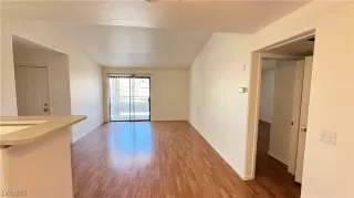 Photo #5: 2720016 Listing 