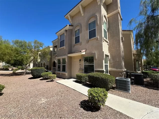 MLS: 2720024 Condo For Sale