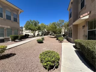 Photo #1: 2720024 Listing 