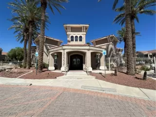 Photo #2: 2720024 Listing 