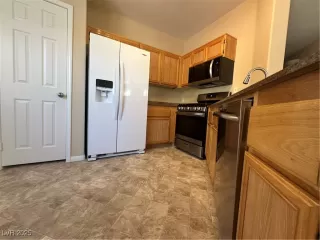 Photo #5: 2720024 Listing 