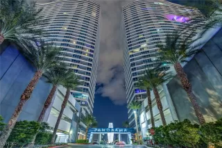 Photo #1: 2720027 Listing 