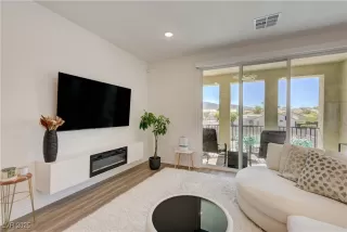 Photo #1: 2720065 Listing 