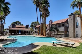 Photo #1: 2720066 Listing 