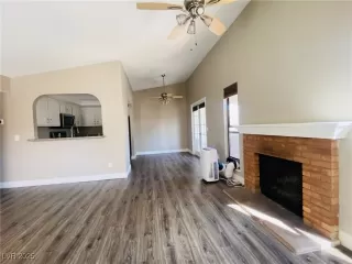 Photo #2: 2720066 Listing 