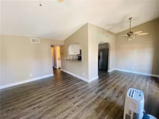 Photo #5: 2720066 Listing 