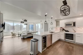 Photo #1: 2720067 Listing 