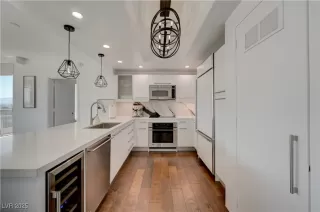 Photo #2: 2720067 Listing 