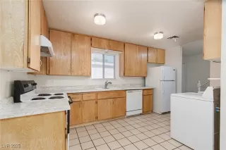 Photo #2: 2720068 Listing