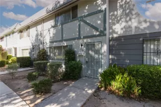 Photo #4: 2720068 Listing