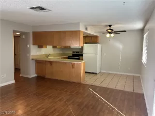 Photo #4: 2720075 Listing 