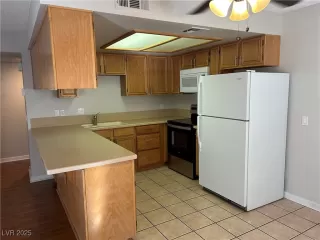 Photo #5: 2720075 Listing 